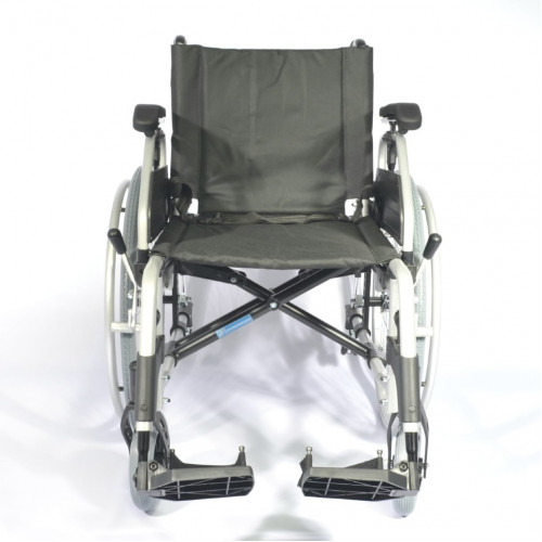 Кресло-коляска инвалидная механическая, облегченная (Titan Deutschland GmbH, артикул 710-030)