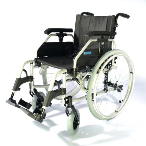 Кресло-коляска инвалидная механическая, облегченная (Titan Deutschland GmbH, артикул 710-030)